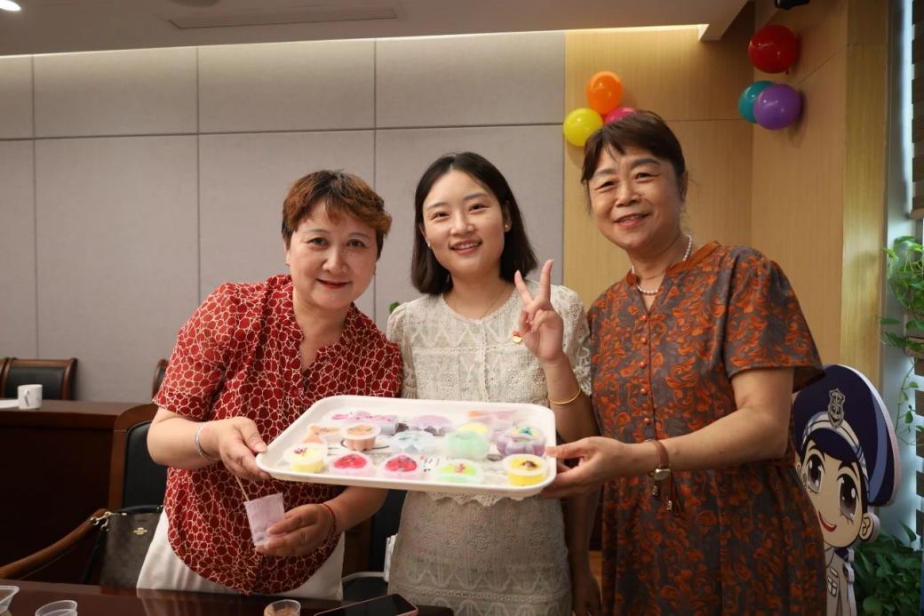 C:/Users/Administrator/Desktop/暖心相伴迎中秋 南京市保安服務(wù)有限公司開展“萬人看保安”中秋節(jié)系列活動/10.jpg10