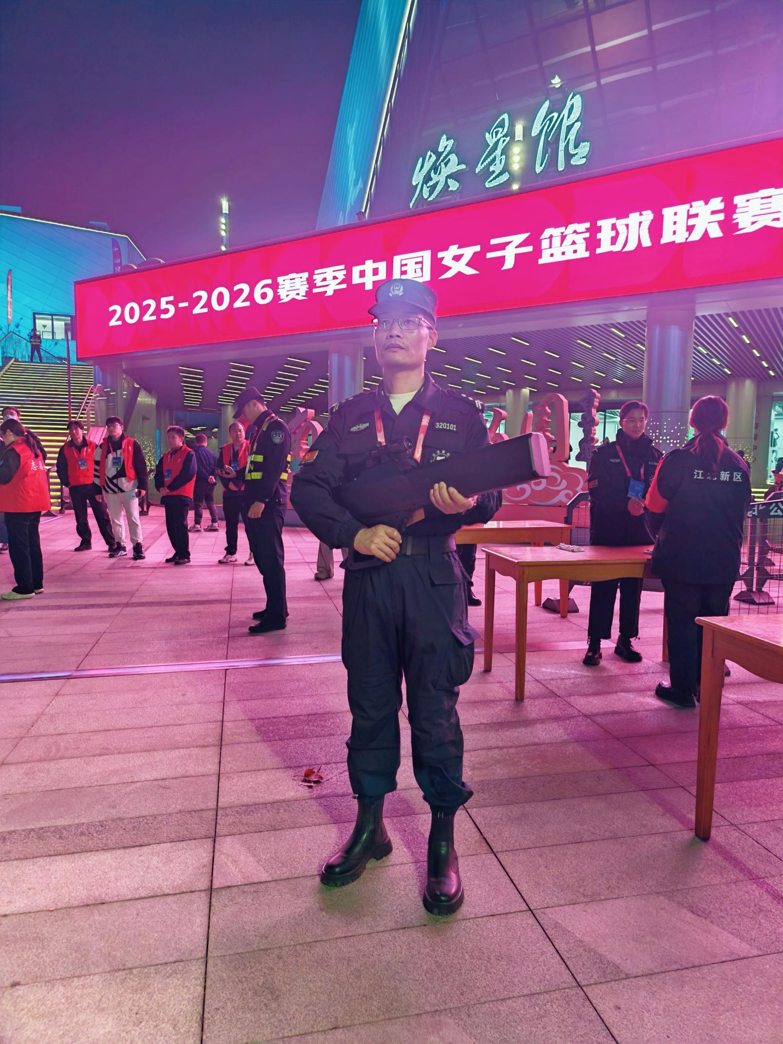 E:/25.12.10后 上傳網(wǎng)站留存/“保安衛(wèi)士”護(hù)航，熱血燃賽場(chǎng)！——南京市保安服務(wù)有限公司大廠分公司保障WCBA女籃聯(lián)賽激情開(kāi)燃/照片/微信圖片_20251211080736_275_1.jpg微信圖片_20251211080736_275_1