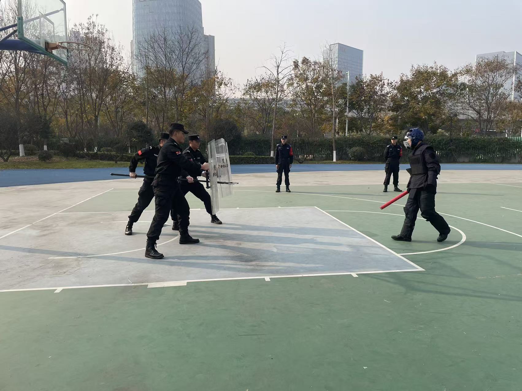 E:/25.12.10后 上傳網(wǎng)站留存/喜報(bào)！南京市保安服務(wù)有限公司建鄴分公司榮獲“校園最小應(yīng)急單元技能競(jìng)賽”一等獎(jiǎng)/照片/ef12cf02b7bf17801f82f2d7cee6249a.jpgef12cf02b7bf17801f82f2d7cee6249a