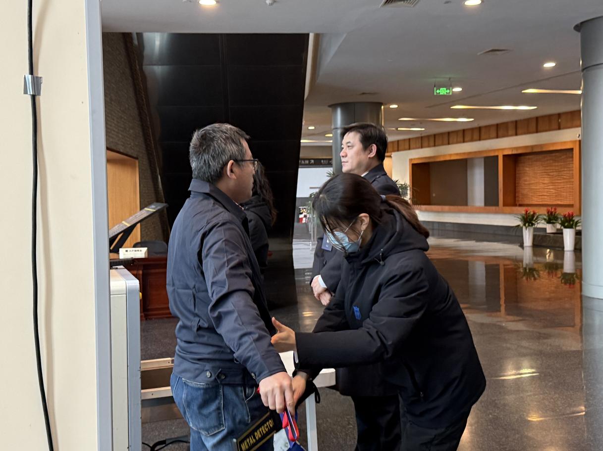 E:/25.12.10后 上傳網(wǎng)站留存/“安保鐵軍、硬核保障”2026系列報(bào)道一——科技引領(lǐng)未來，安全護(hù)航盛會(huì)/照片/79854b95b5929b8d99e14dd1fe9a271f.jpg79854b95b5929b8d99e14dd1fe9a271f