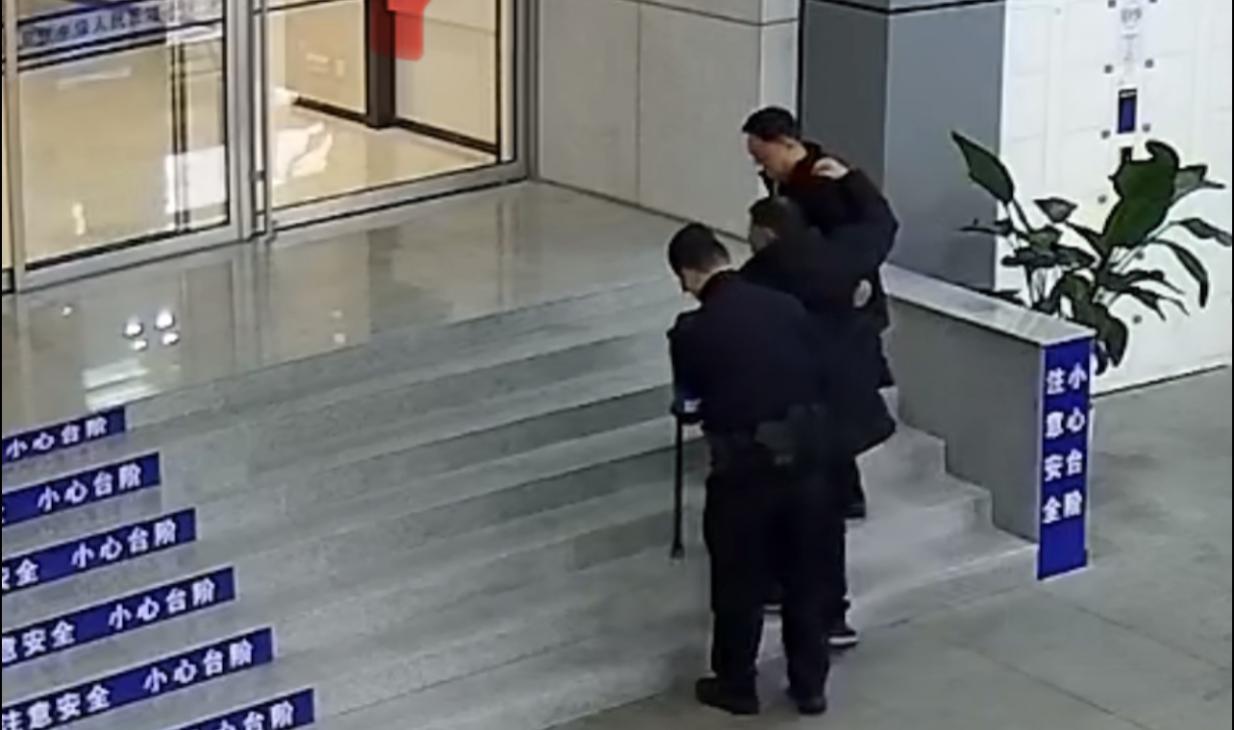 E:/25.12.10后 上傳網(wǎng)站留存/致敬“服務之星”劉禮兵！南京市保以專業(yè)守護安全，用溫情溫暖人心/照片/精修/5851dfcd78fd0f1bab3c514af4abc905.jpg5851dfcd78fd0f1bab3c514af4abc905